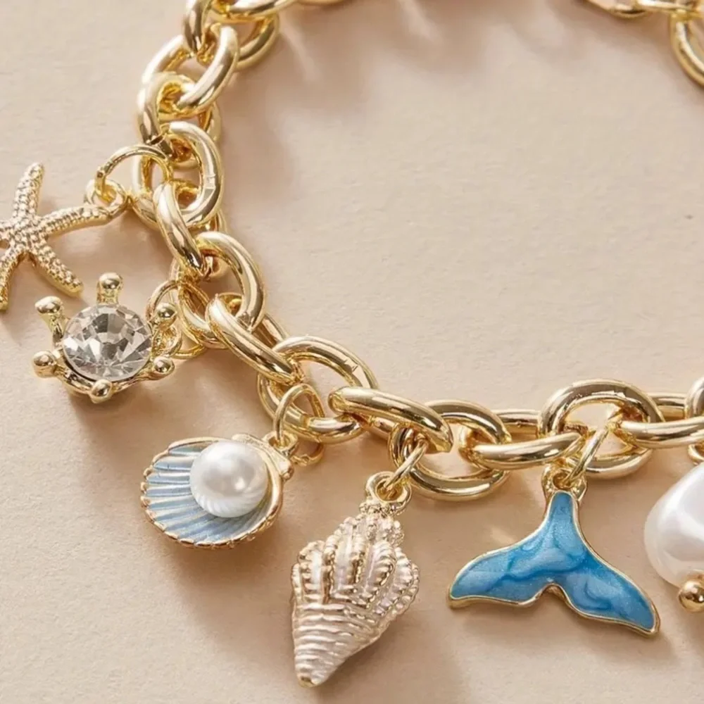 Seashell Beach Ocean Summer Gold Toned Charm Bracelet - Picture 2 of 3